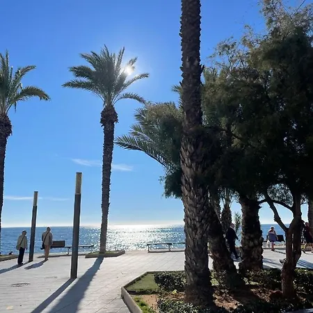 Almuden's Yellow Apartment, High-speed Free Wifi, 250m To Beach, The Center Of Apartment