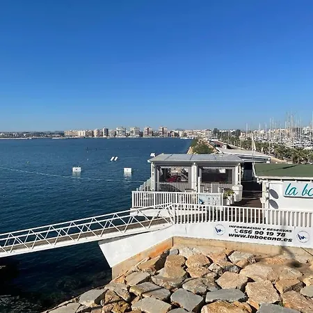 Almuden's Yellow Apartment, High-speed Free Wifi, 250m To Beach, The Center Of Apartment *
